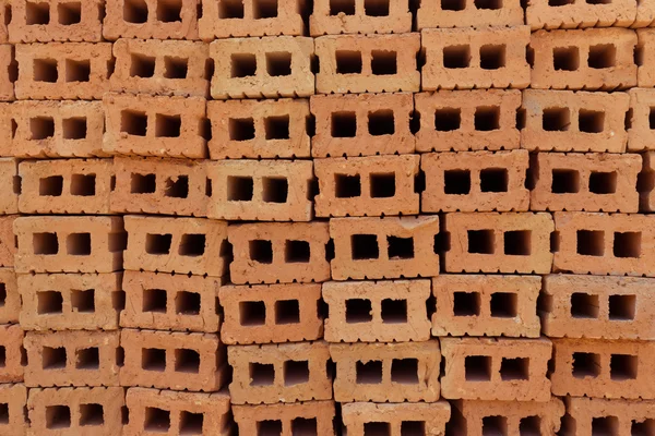 住宅の生産に使用されるレンガ ブロックの山 — ストック写真