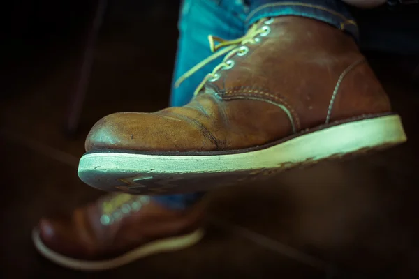 Old brown boot leather shoes, close-up image — Stock Photo, Image