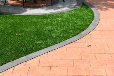 Bahçedeki tuğla yol, dış tasarım