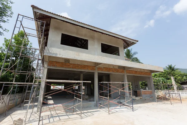 Building residential construction house with scaffold steel — Stock Photo, Image