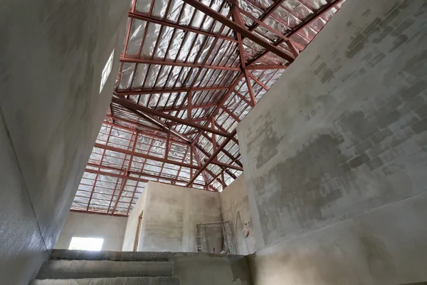 Çimento Beton duvar ve çatı çelik kiriş ve gümüş folyo ile