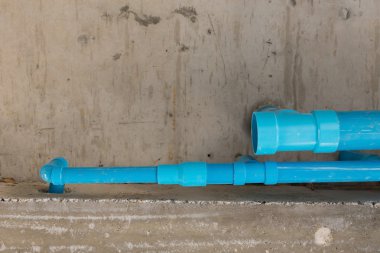 su boruları pvc tesisat çimento tavan ikinci katın altında