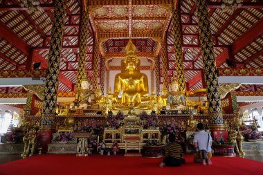 Altın buddha heykeli wat suan dok Tapınağı, chiang mai