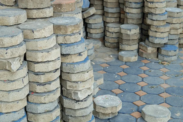 Åttekantmurstein til legging av gulv på byggeplass – stockfoto