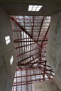 Çimento Beton duvar ve çatı çelik kiriş ve gümüş folyo ile