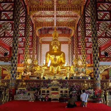Altın buddha heykeli wat suan dok Tapınağı, chiang mai