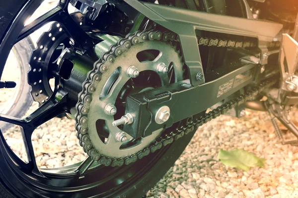 Rear chain and sprocket of motorcycle wheel — Stock Photo, Image