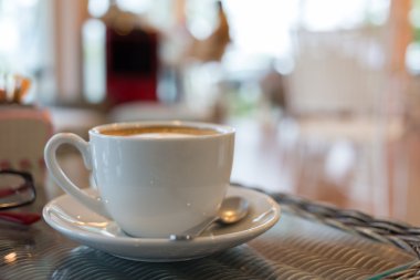 kahve fincanı ile tabloda bulanıklık iç Cafe kahve dükkanı