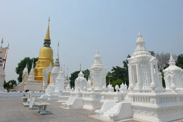 在扫管笏蒜牍寺，清迈，泰国大金塔 — 图库照片