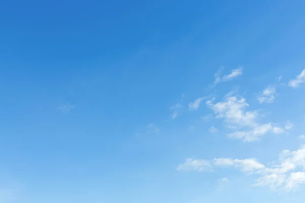 Clear blue sky and white cloud — Stock Photo, Image