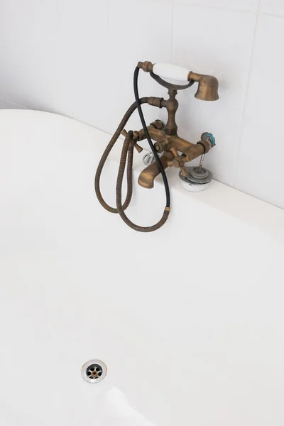 室内当代的白色浴室，浴缸 — 图库照片