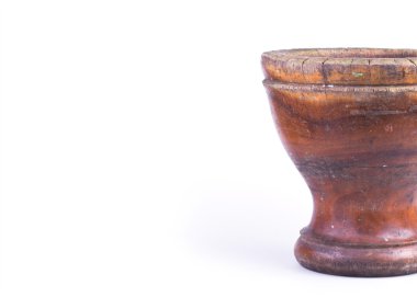 Tahta havan topu beyaz arkaplanda izole edildi