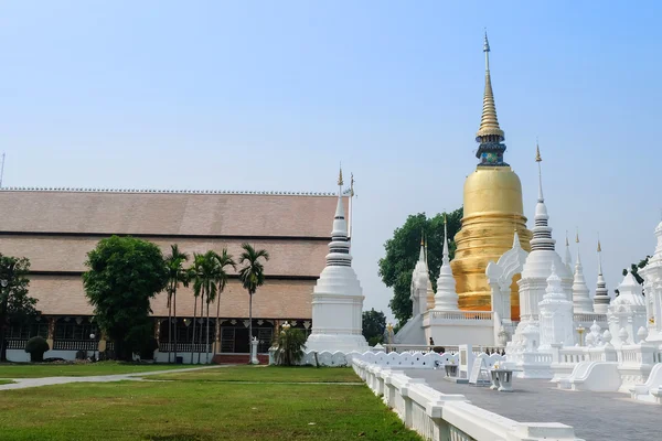 왓 수 안 독 사원, 치앙마이, 태국에서 황금 탑 — 스톡 사진
