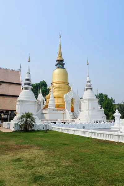 Gyllene pagod i templet wat suan dok, chiang mai, thailand — Stockfoto