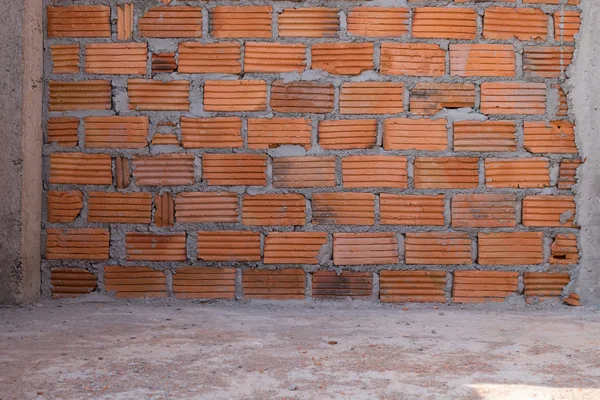 Ściany wykonane z cegły w dzielnicy mieszkalnej budynku plac budowy — Zdjęcie stockowe