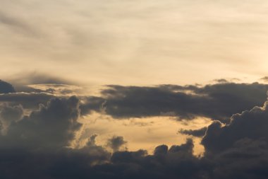 dramatik moody günbatımı gökyüzü