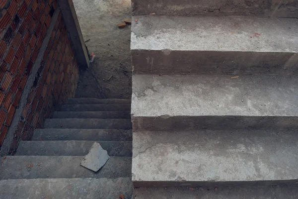 Estrutura de concreto de cimento escada em casa residencial — Fotografia de Stock