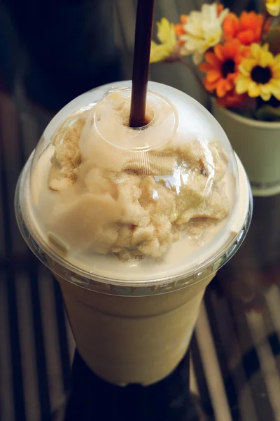 Café frappe glacé dans café café — Photo