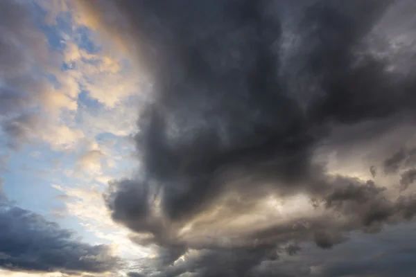 Lluvia nube tormenta fondo — Foto de Stock
