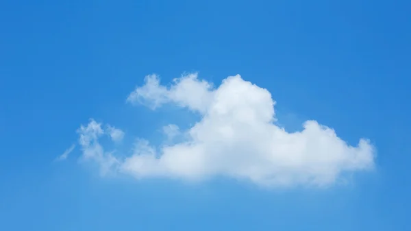 Awan tunggal di latar langit biru cerah — Stok Foto