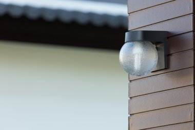 Dekorasyon konut binasının ön kapı üzerinde ışık lamba