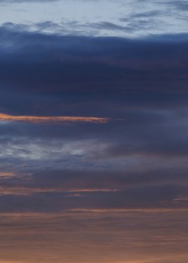 günbatımı gökyüzü dramatik arka plan, renkli alacakaranlık gökyüzü