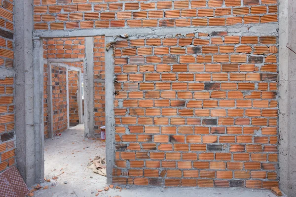 Mur structurel en brique dans le bâtiment résidentiel — Photo