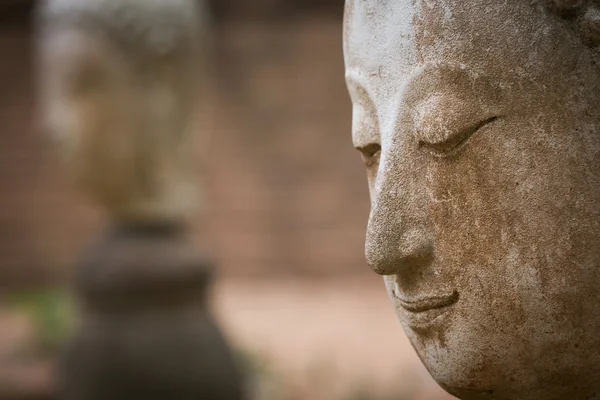 Statua buddha in wat umong, chiang mai, viaggio tempio thai — Foto Stock