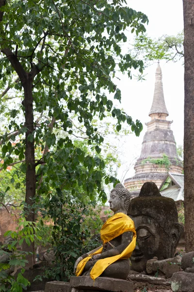 Statua buddha in wat umong, chiang mai, viaggio tempio thai — Foto Stock