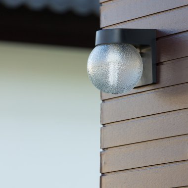 Dekorasyon konut binasının ön kapı üzerinde ışık lamba