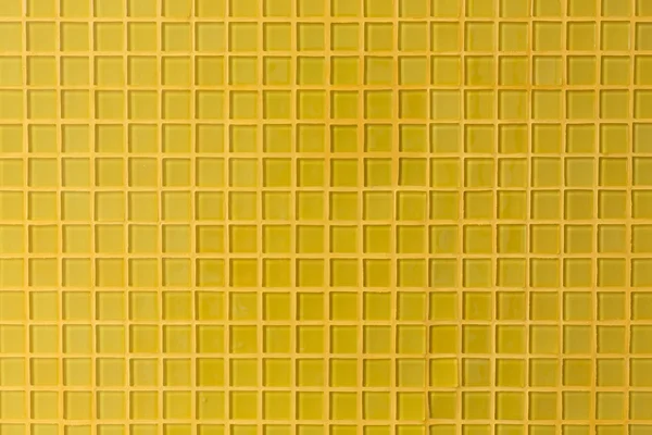 黄色马赛克瓷砖装饰墙房间背景 — 图库照片