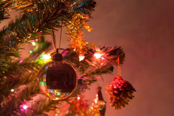 Weihnachten Hintergrund, Weihnachtsbaum geschmückt — Stockfoto