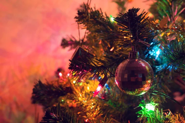 Weihnachten Hintergrund, Weihnachtsbaum geschmückt — Stockfoto