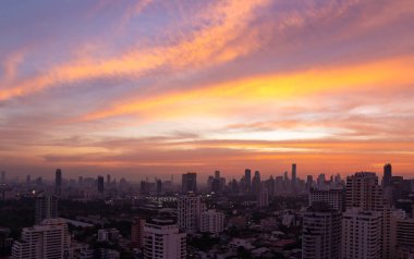 İnanılmaz şehir manzarası günbatımı arka planı. Bangkok, Tayland, Asya