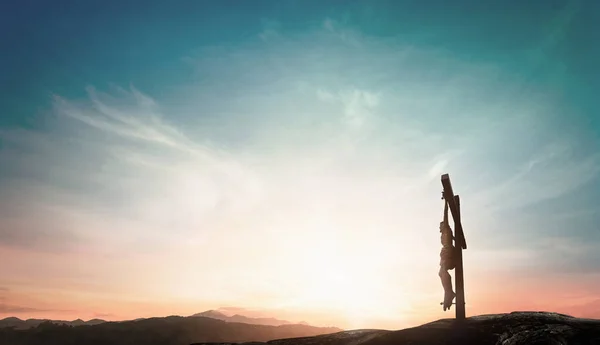 Silhouette Jesus Christus Kreuz Vor Sonnenaufgang Gebirge — Stockfoto