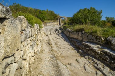 Ortaçağ Şehir-kale dağlarda