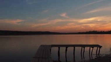 Gölde gün batımı