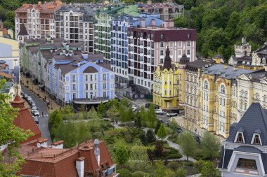 2025.04.30, Kyiv, Ukrayna: Kyiv 'deki Vozdvizhenka' nın ünlü yerleşim bölgesi.