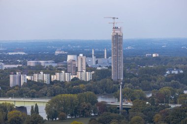 Köln Üçgeni 'nden Köln ve Ren nehrinin manzarası