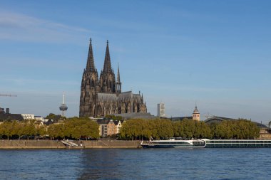 Eski Köln 'ün Sabah Manzarası. Köln Katedrali