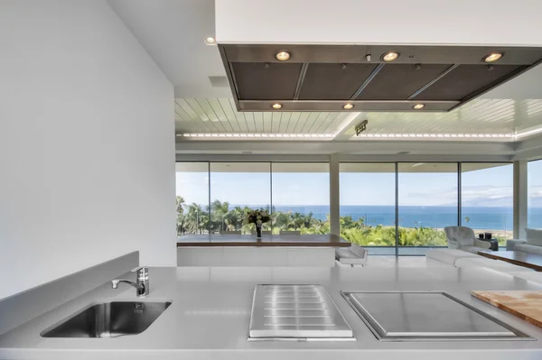 Salón de lujo con vistas al mar en la villa — Foto de Stock