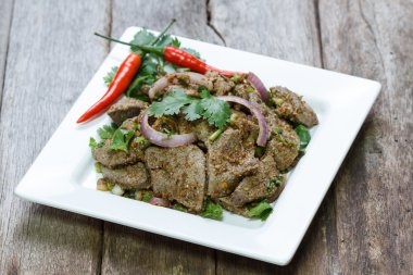 Tay gıda, Tay baharatlı karaciğer salata