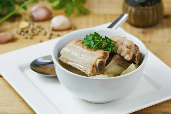 Soupe avec côtes de porc et chou mariné, sélectionnez focus Images De Stock Libres De Droits