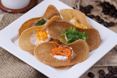 Taylandlı çıtır gözleme, Tay tatlı