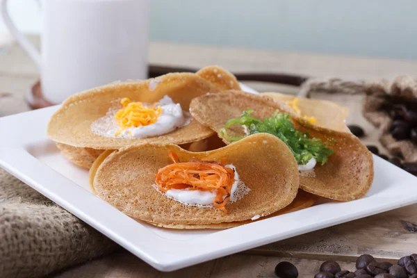 Taylandlı çıtır gözleme, Tay tatlı