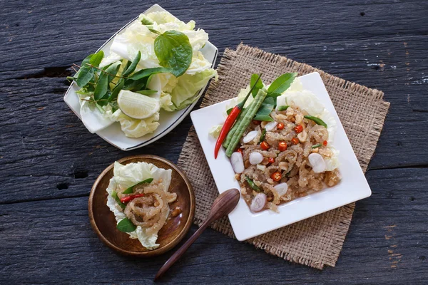 Comida tailandesa chamada "Mooh Nam". Torrado picado e batido — Fotografia de Stock