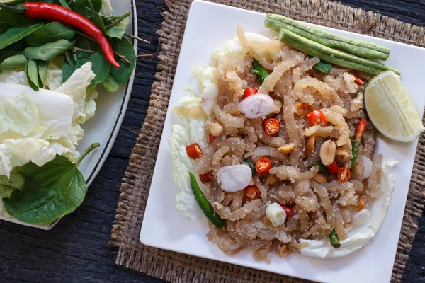 Thai forretter mad kaldet "Mooh Nam". Hakket og bankede stege - Stock-foto