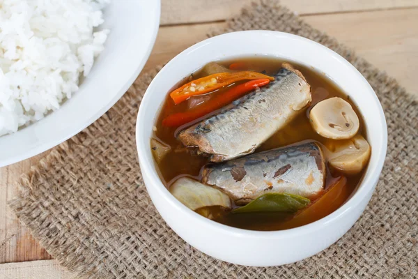 Tay gıda baharatlı mackerels balık, Tom yum mackerels toma içinde konserve.