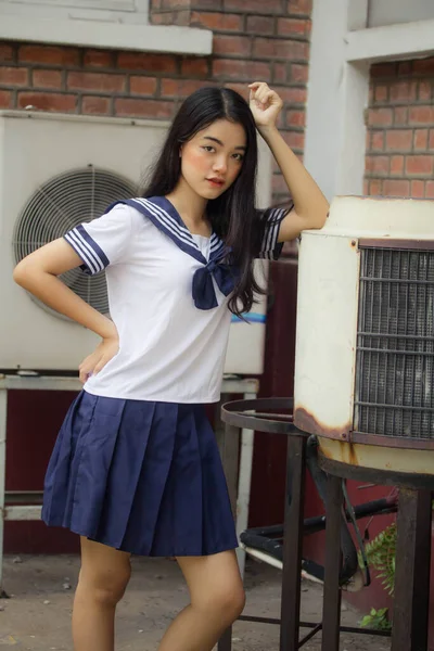 Japonês Teen Bela Menina Estudante Uniforme Feliz Relaxar — Fotografia de Stock