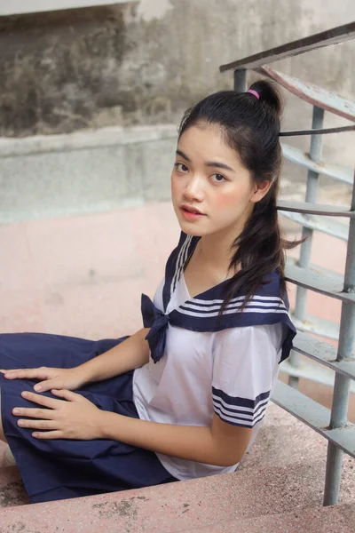 Japonês Teen Bela Menina Estudante Uniforme Feliz Relaxar — Fotografia de Stock